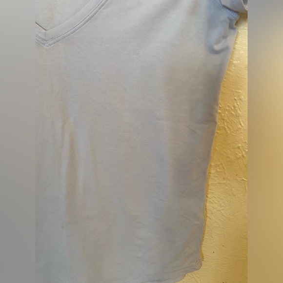 Lululemon shirt - Picture 2 of 4